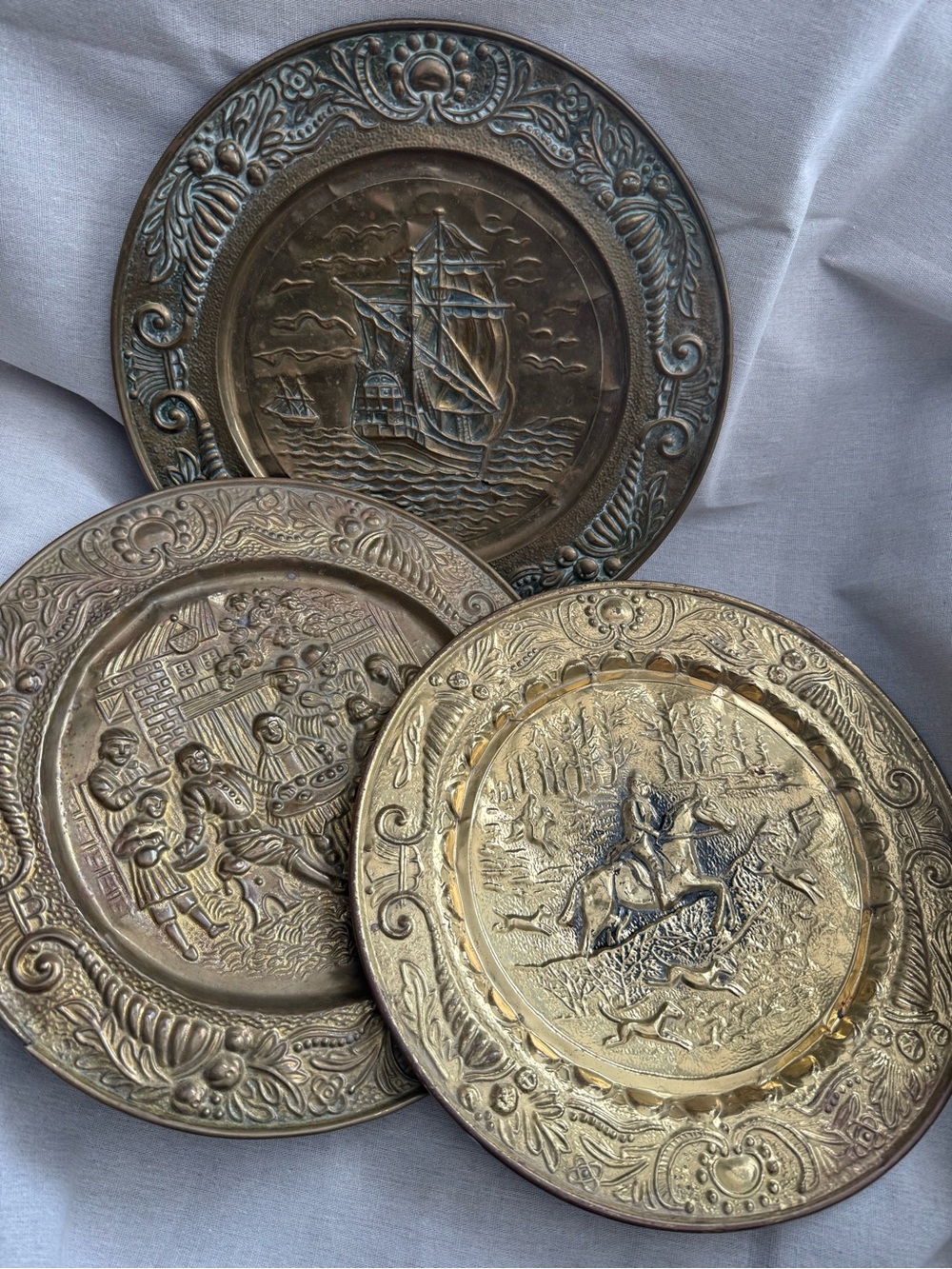 Decorative Antique-Style Brass Wall Plates - Set of 3